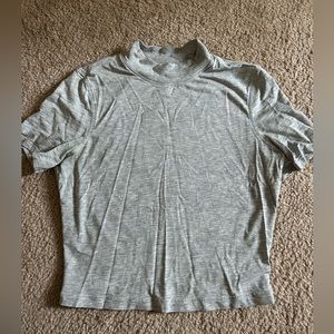 Lululemon mock neck tee size 4